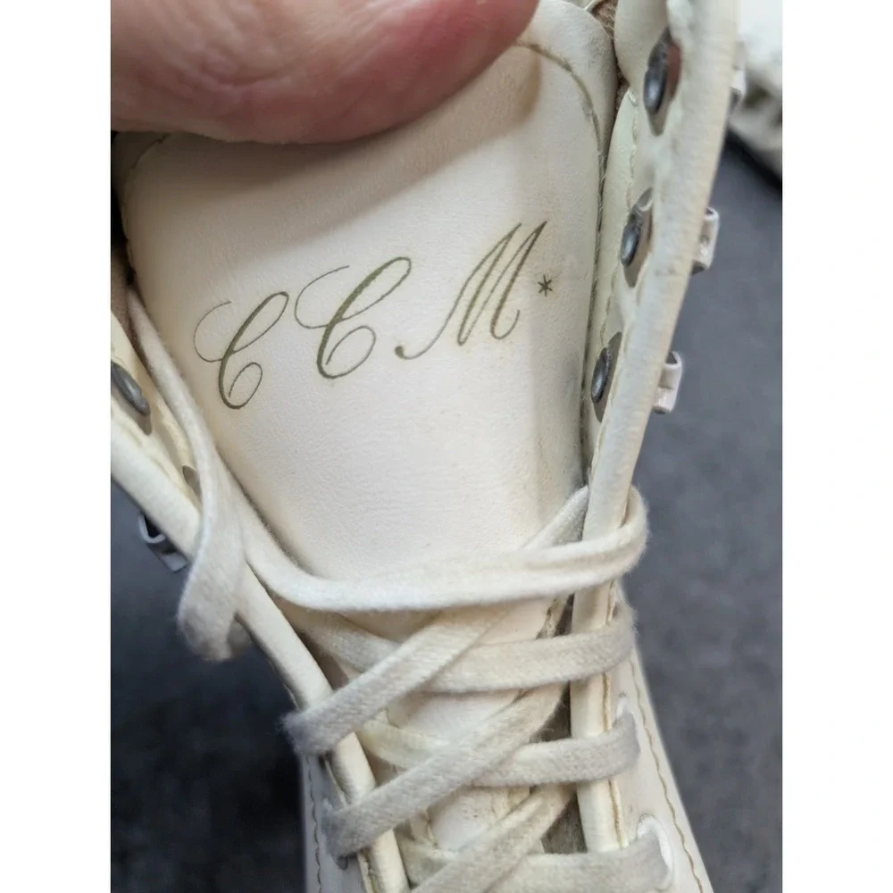 CCM Jamie Sale & David Pelletier Pirouette‎ Girls Youth Size 1 White Ice Skates